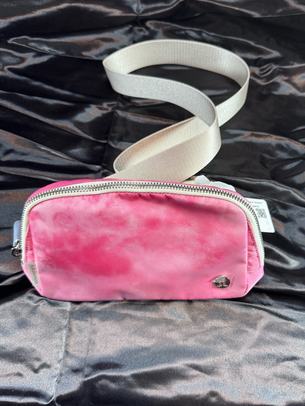 Lululemon Women’s Go Everywhere Waist Belt Bag with Metal Hardware pink